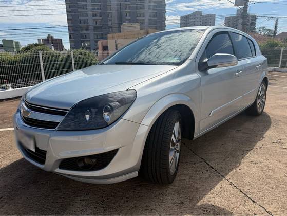CHEVROLET VECTRA 2.0 MPFI GT-X HATCH 8V FLEX 4P MANUAL CHEVROLET VECTRA 2.0 MPFI GT-X HATCH 8V FLEX 4P MANUAL